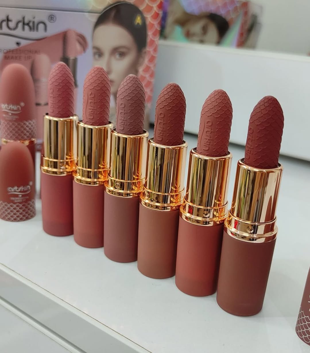 رژلب جامد طرح پوست ماری در 12 رنگ