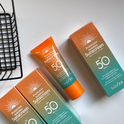 کرم ضدآفتاب سادور ۶در ۱ حاوی ترکیبات ضدچروک و آبرسان همراه با ژل آلوئه ورا با spf50