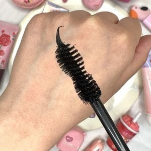 ریمل الماسی هدی موجی بلندکننده و حجم دهنده مژه