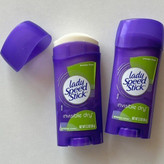 مام استیکی زنانه لیدی اسپید رایحه پودر بچه مدل Lady Speed Stick Invisible Dry | powder Fresh - حجم ۴۰ گرم